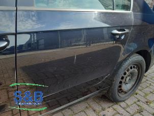 Gebruikte Portier 4Deurs links-achter Volkswagen Passat (362) 1.6 TDI 16V Bluemotion Prijs € 150,00 Margeregeling aangeboden door Schaap & Bron