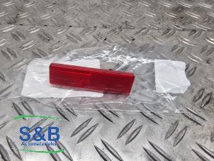 Gebruikte Bumper reflector links-achter Renault Trafic New (JL) 2.0 16V Prijs € 14,70 Margeregeling aangeboden door Schaap & Bron