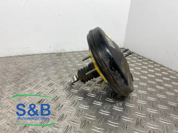Gebruikte Rembekrachtiger Toyota Aygo (B10) 1.0 12V VVT-i Prijs € 35,00 Margeregeling aangeboden door Schaap & Bron