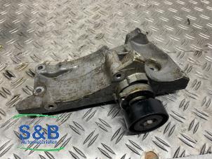 Gebruikte Dynamosteun boven Volkswagen Polo V (6R) 1.4 16V Prijs € 30,00 Margeregeling aangeboden door Schaap & Bron