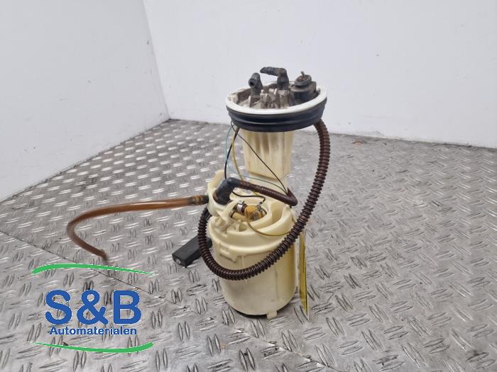 Gebruikte Brandstofpomp Elektrisch Audi A4 (B6) 2.0 20V Quattro Prijs € 75,00 Margeregeling aangeboden door Schaap & Bron