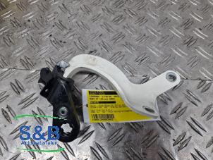 Gebruikte Achterklep Scharnier Audi Q7 (4LB) 4.2 TDI V8 32V Prijs € 30,00 Margeregeling aangeboden door Schaap & Bron