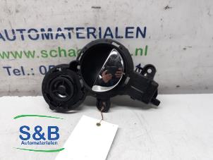 Gebruikte Portiergreep 2Deurs links Mini Mini Cooper S (R53) 1.6 16V Prijs € 30,00 Margeregeling aangeboden door Schaap & Bron