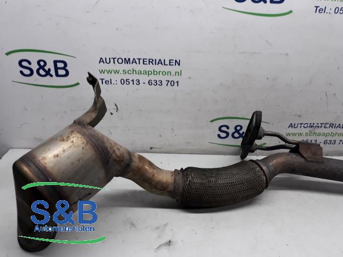 Voorpijp + katalysator van een Volkswagen Caddy III (2KA,2KH,2CA,2CH) 1.9 TDI 2007