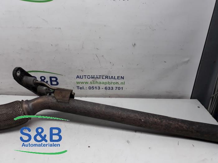 Voorpijp + katalysator van een Volkswagen Caddy III (2KA,2KH,2CA,2CH) 1.9 TDI 2007