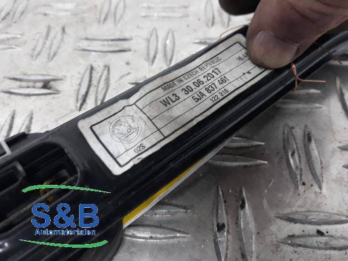 Ruitmechaniek 4Deurs links-voor van een Seat Toledo (NHAA) 1.6 TDI 16V 105 2013