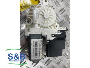 Gebruikte Portierruitmotor Skoda Octavia Combi (1Z5) 1.6 MPI Prijs € 30,00 Margeregeling aangeboden door Schaap & Bron
