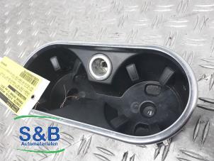 Gebruikte Bekerhouder Porsche Cayenne II (92A) 4.2 S Diesel V8 32V Prijs € 25,00 Margeregeling aangeboden door Schaap & Bron