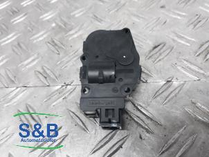 Gebruikte Kachelklep Motor Porsche Cayenne II (92A) 4.2 S Diesel V8 32V Prijs € 20,00 Margeregeling aangeboden door Schaap & Bron