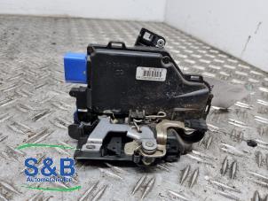 Gebruikte Slotmechaniek Portier 4Deurs links-voor Seat Altea (5P1) 1.6 Prijs € 40,00 Margeregeling aangeboden door Schaap & Bron