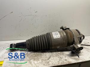 Gebruikte Schokdemper rechts-achter Porsche Cayenne II (92A) 4.2 S Diesel V8 32V Prijs € 350,00 Margeregeling aangeboden door Schaap & Bron