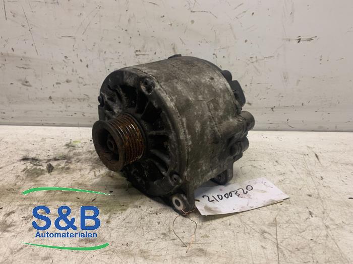 Gebruikte Dynamo Volkswagen Passat Variant 4Motion (3B6) 4.0 W8 Prijs € 175,00 Margeregeling aangeboden door Schaap & Bron