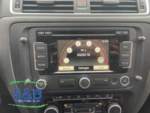 Gebruikte Radio Volkswagen Jetta IV (162/16A) 1.6 TDI 16V Prijs € 225,00 Margeregeling aangeboden door Schaap & Bron