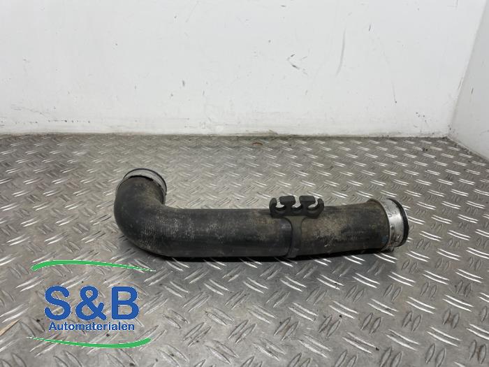 Gebruikte Intercooler Slang Volkswagen Caddy Combi III (2KB,2KJ) 1.9 TDI Prijs € 20,00 Margeregeling aangeboden door Schaap & Bron