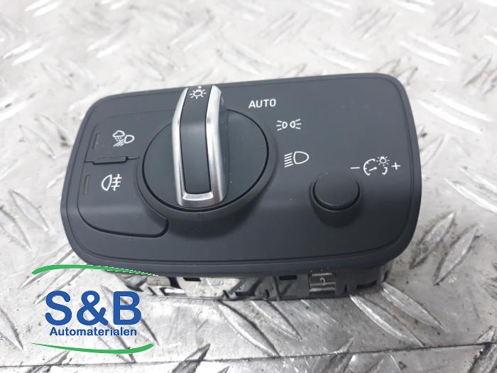 Gebruikte Licht Schakelaar Audi A3 Limousine (8VS/8VM) 2.0 TDI 16V Quattro Prijs € 28,00 Margeregeling aangeboden door Schaap & Bron