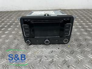 Gebruikte Radio CD Speler Volkswagen Passat (362) 1.8 TSI 16V Prijs € 395,00 Margeregeling aangeboden door Schaap & Bron