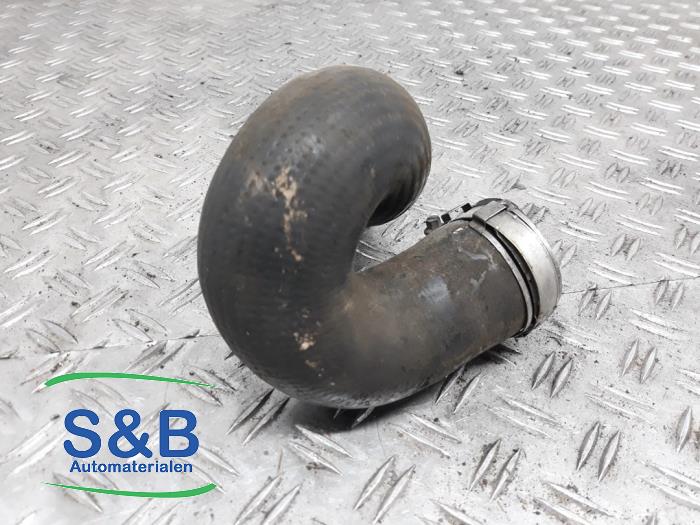 Gebruikte Intercooler Slang Audi A4 (B7) 2.5 TDI V6 24V Prijs € 30,00 Margeregeling aangeboden door Schaap & Bron