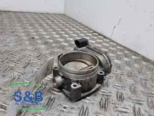 Gebruikte Gasklephuis Volkswagen Passat Variant 4Motion (3B6) 4.0 W8 32V Prijs € 75,00 Margeregeling aangeboden door Schaap & Bron