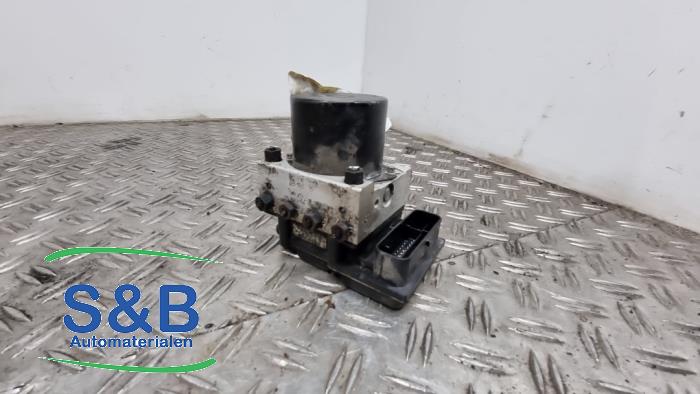 Gebruikte ABS Pomp Volkswagen Polo IV (9N1/2/3) 1.2 12V Prijs € 54,99 Margeregeling aangeboden door Schaap & Bron