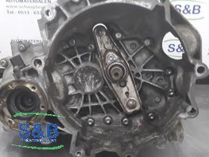 Gebruikte Versnellingsbak Volkswagen Polo IV (9N1/2/3) 1.4 16V Prijs € 150,00 Margeregeling aangeboden door Schaap & Bron