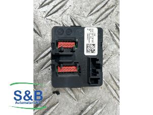 Gebruikte Regelunit Multi Media Volkswagen Golf V (1K1) 1.6 Prijs € 39,99 Margeregeling aangeboden door Schaap & Bron