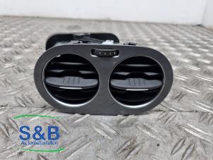 Gebruikte Luchtrooster Dashboard Volkswagen Tiguan (5N1/2) 1.4 TSI 16V 4Motion Prijs € 20,00 Margeregeling aangeboden door Schaap & Bron