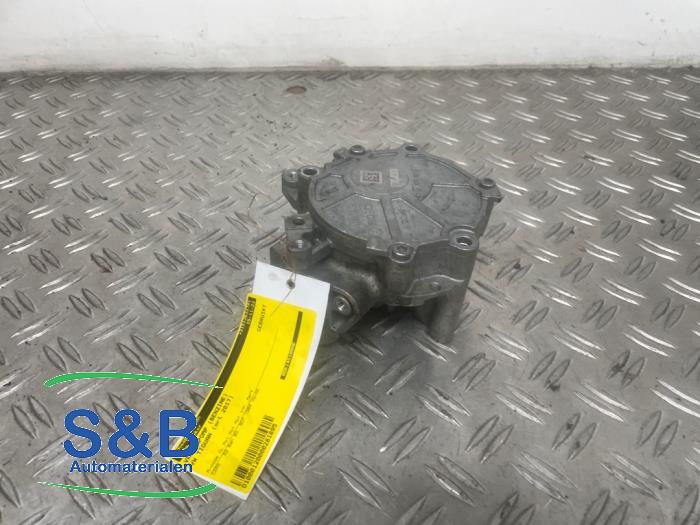 Gebruikte Vacuumpomp (Benzine) Volkswagen Tiguan (AD1) 2.0 TSI 16V 4Motion Prijs € 75,00 Margeregeling aangeboden door Schaap & Bron