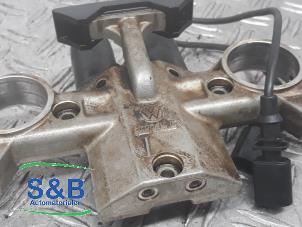 Gebruikte Nokkenashuis Volkswagen Passat (3B3) 4.0 W8 32V 4Motion Prijs € 150,00 Margeregeling aangeboden door Schaap & Bron