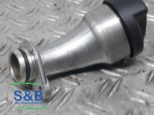 Gebruikte Vulpijp olie Volkswagen Passat (3B3) 4.0 W8 32V 4Motion Prijs € 25,00 Margeregeling aangeboden door Schaap & Bron