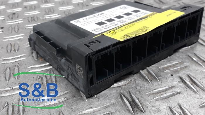 Gebruikte Module Bodycontrol Opel Karl 1.0 12V Prijs € 75,00 Margeregeling aangeboden door Schaap & Bron