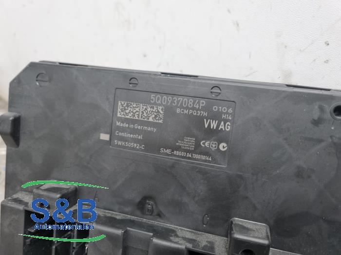 Boordcomputer van een Volkswagen Golf VII (AUA) 1.4 TSI 16V 2013