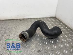 Gebruikte Intercooler Buis Volkswagen Transporter T4 2.5 TDI Prijs € 32,00 Margeregeling aangeboden door Schaap & Bron