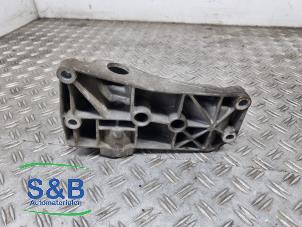 Gebruikte Dynamosteun boven Seat Arosa (6H1) 1.0 MPi Prijs € 27,00 Margeregeling aangeboden door Schaap & Bron