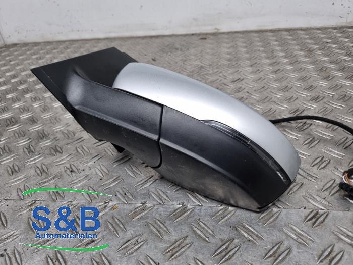 Buitenspiegel links van een Volkswagen Polo V (6R) 1.4 TDI DPF BlueMotion technology 2015