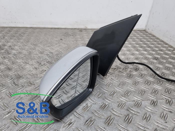 Buitenspiegel links van een Volkswagen Polo V (6R) 1.4 TDI DPF BlueMotion technology 2015