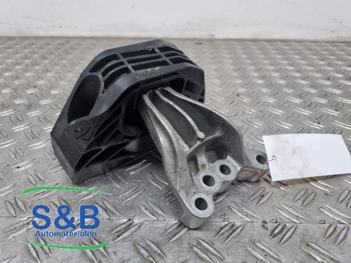 Gebruikte Motorsteun Opel Corsa F (UB/UH/UP) 1.2 12V 75 Prijs € 37,50 Margeregeling aangeboden door Schaap & Bron