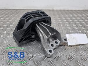 Gebruikte Motorrubber Opel Corsa F (UB/UH/UP) 1.2 12V 75 Prijs € 37,50 Margeregeling aangeboden door Schaap & Bron