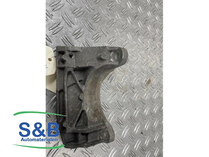 Gebruikte Motorsteun Audi 100 (C4) 2.5 TDi Prijs € 21,00 Margeregeling aangeboden door Schaap & Bron