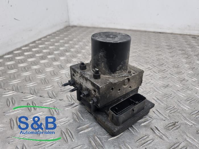 Gebruikte ABS Pomp Volkswagen Polo IV (9N1/2/3) 1.4 TDI 70 Prijs € 250,00 Margeregeling aangeboden door Schaap & Bron