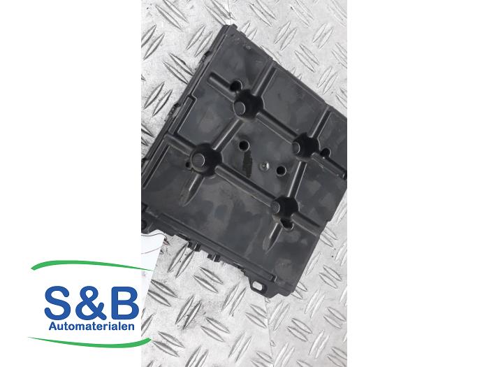 Computer Body Control van een Seat Ibiza ST (6J8) 1.2 TDI Ecomotive 2011