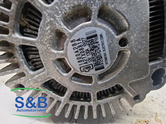 Dynamo van een Mitsubishi Outlander (GF/GG) 2.0 16V 4x2 2015