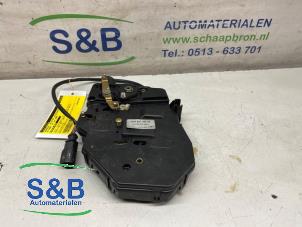 Gebruikte Slotmechaniek Achterklep Volkswagen Caddy III (2KA,2KH,2CA,2CH) 2.0 SDI Prijs € 60,00 Margeregeling aangeboden door Schaap & Bron
