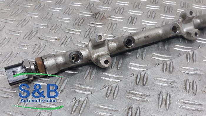 Gebruikte Injector brug Volkswagen Golf VII (AUA) 1.5 TSI Evo BlueMotion 16V Prijs € 60,00 Margeregeling aangeboden door Schaap & Bron