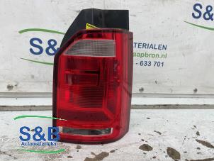 Gebruikte Achterlicht rechts Volkswagen Transporter T6 2.0 TDI 150 Prijs € 60,00 Margeregeling aangeboden door Schaap & Bron