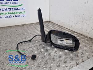 Gebruikte Buitenspiegel rechts Volkswagen Touran (1T1/T2) 1.6 FSI 16V Prijs € 40,00 Margeregeling aangeboden door Schaap & Bron