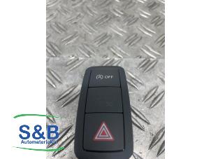 Gebruikte Paniekverlichtings Schakelaar Audi A1 Sportback (8XA/8XF) 1.4 TFSI 16V Prijs € 12,00 Margeregeling aangeboden door Schaap & Bron