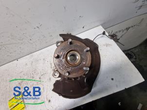 Gebruikte Fusee links-voor Toyota Prius Plus (ZVW4) 1.8 Hybrid 16V Prijs € 40,00 Margeregeling aangeboden door Schaap & Bron