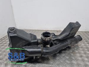 Gebruikte Luchtfilterhuis Toyota Prius Plus (ZVW4) 1.8 Hybrid 16V Prijs € 90,00 Margeregeling aangeboden door Schaap & Bron