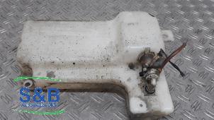 Gebruikte Ruitensproeiertank voor Citroen C25 2.0 Prijs € 25,00 Margeregeling aangeboden door Schaap & Bron