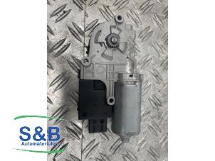 Gebruikte Schuifdak Motor Peugeot 308 SW (L4/L9/LC/LJ/LR) 1.6 BlueHDi 120 Prijs € 75,00 Margeregeling aangeboden door Schaap & Bron